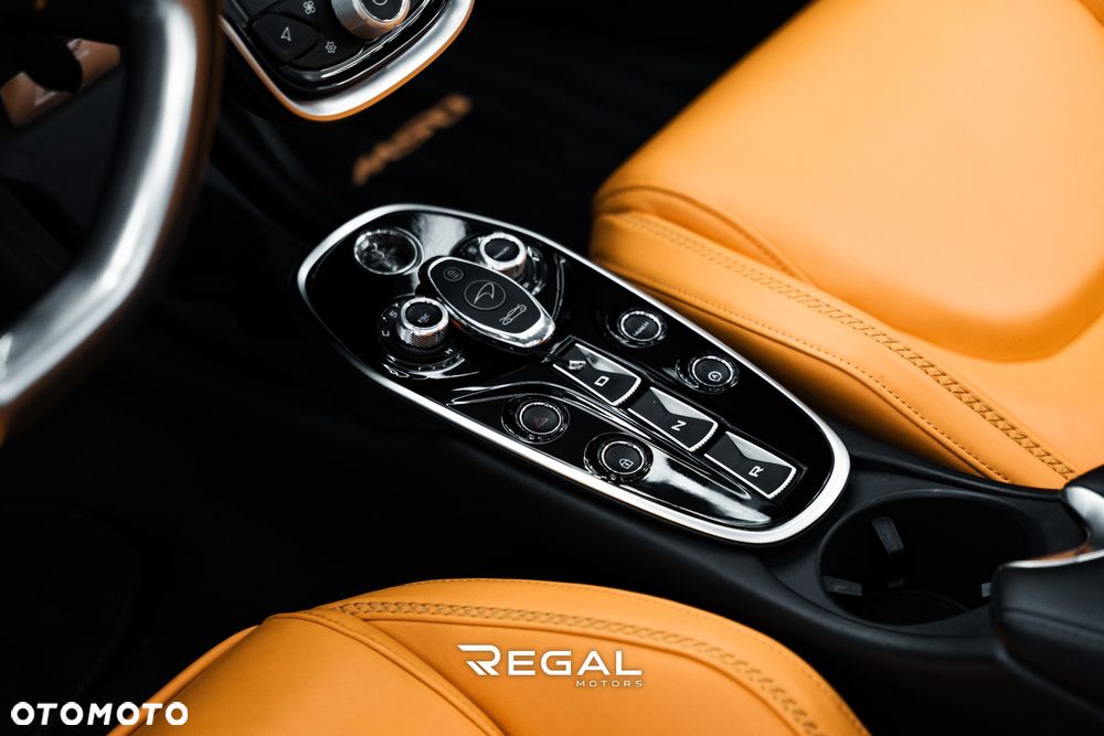 McLaren GT Standard - 11