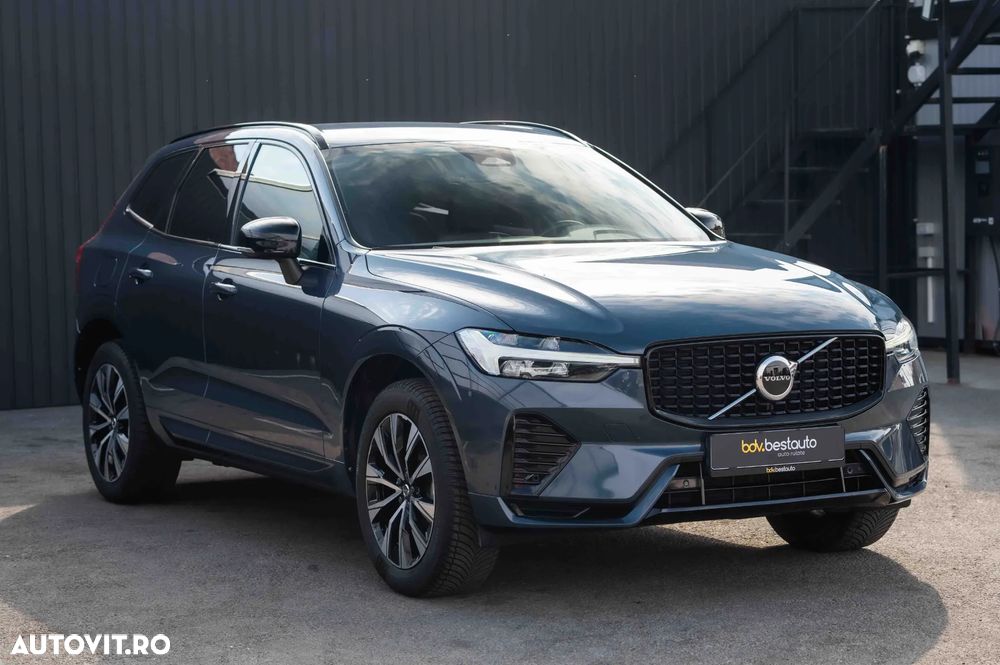 Volvo XC 60 B4 MHEV AT AWD Plus Dark - 41