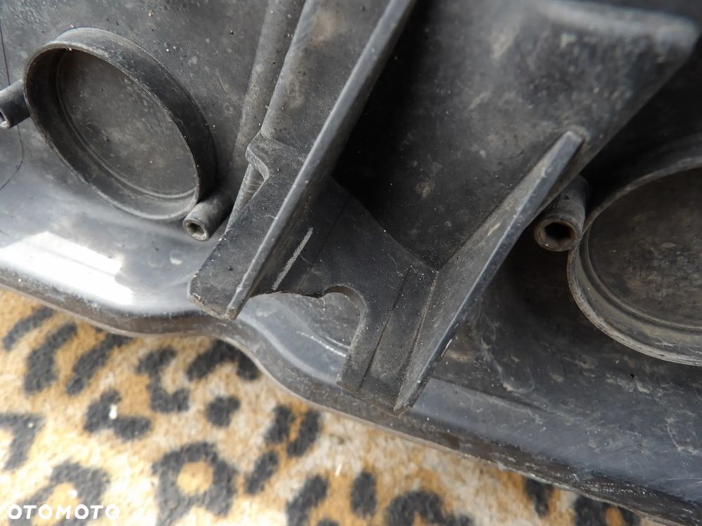 BMW - F25 - H7 - PRAWA LAMPA PRZEDNIA - UŁAMANE UCHWYTY - UK - 7217290 - 7