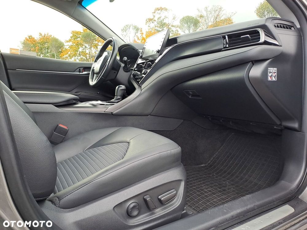 Toyota Camry 2.5 Hybrid Prestige CVT - 29