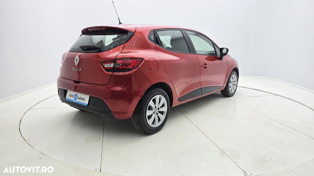 Renault Clio - 6