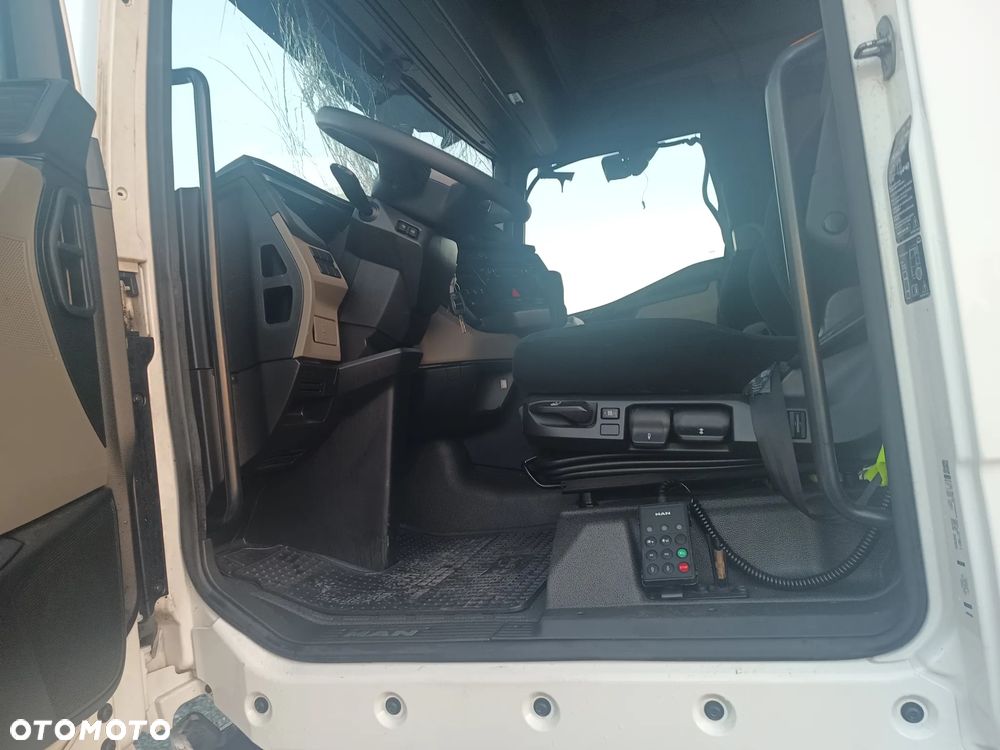 MAN TGX TG3 18.470 low deck retarder 98000zł netto - 17