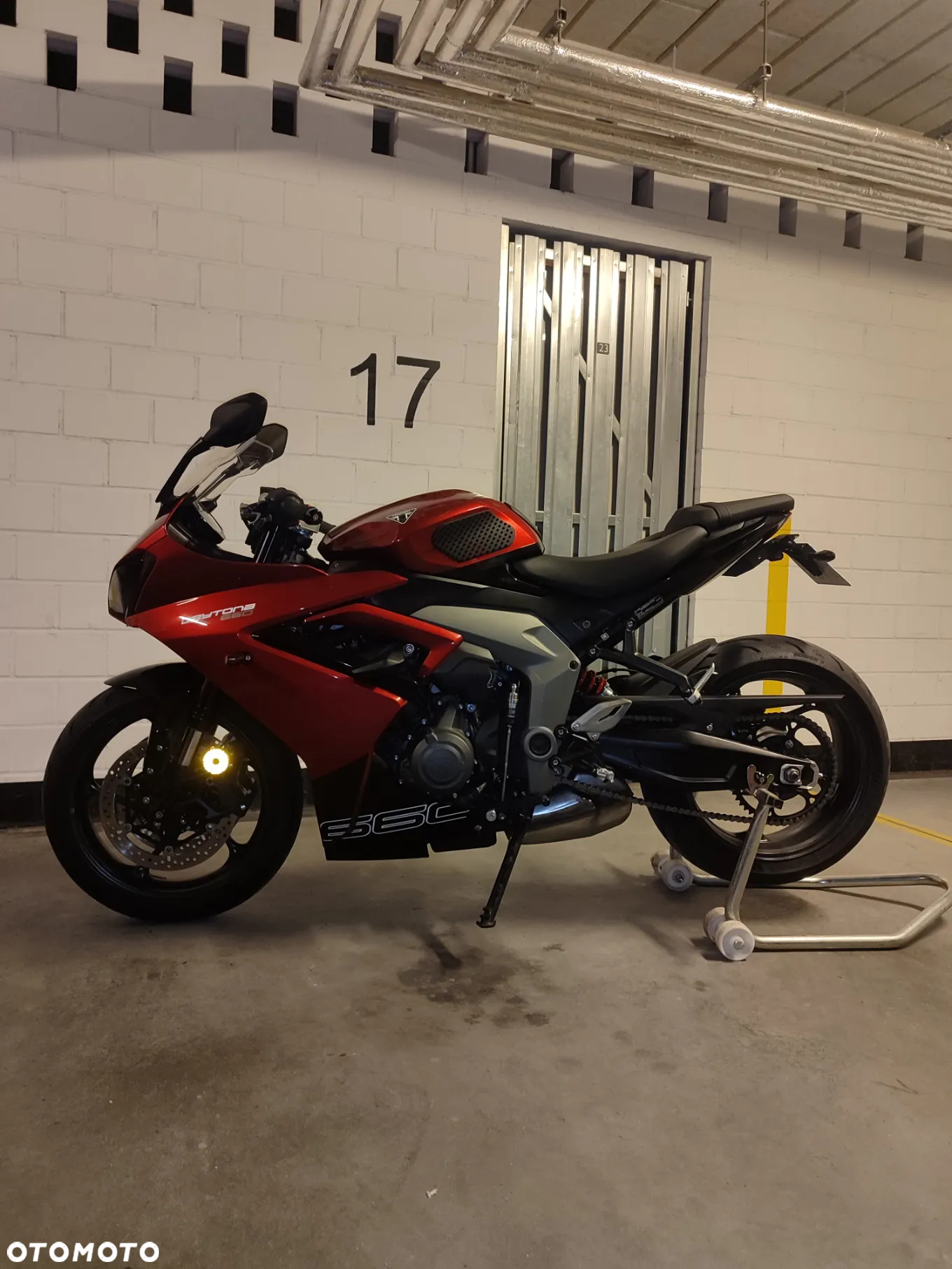 Triumph Daytona - 24