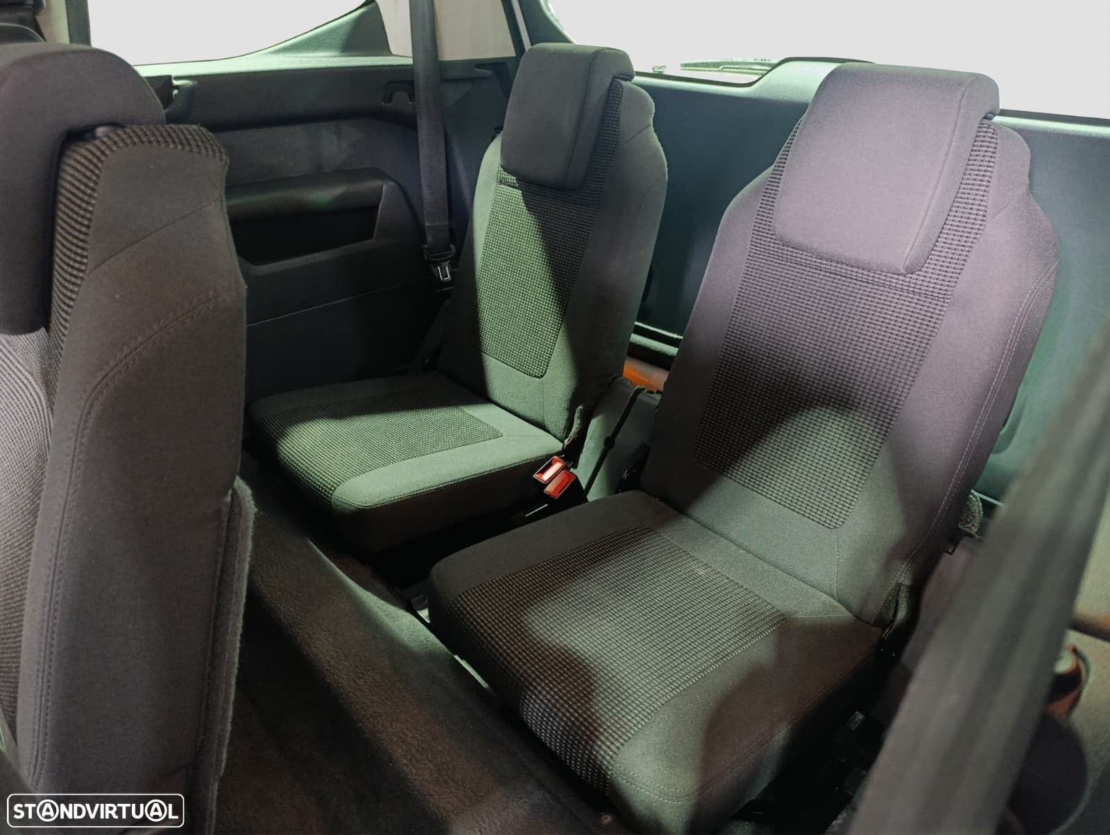 Peugeot 5008 BlueHDI 130 EAT8 Active Pack - 4