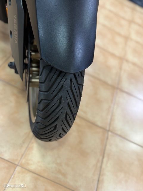 Yamaha X-Max - 3