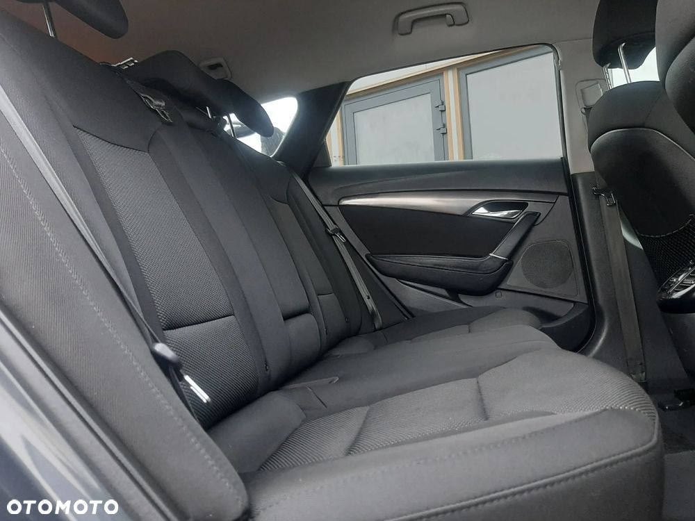 Hyundai i40 Kombi blue 1.6 Family - 15