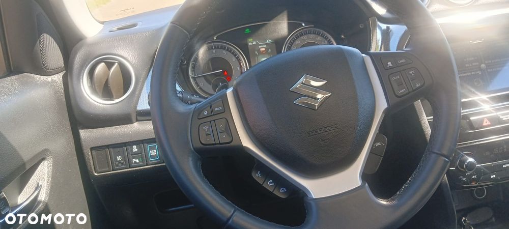 Suzuki Vitara 1.5 Dualjet Hybrid AGS Comfort+ - 11