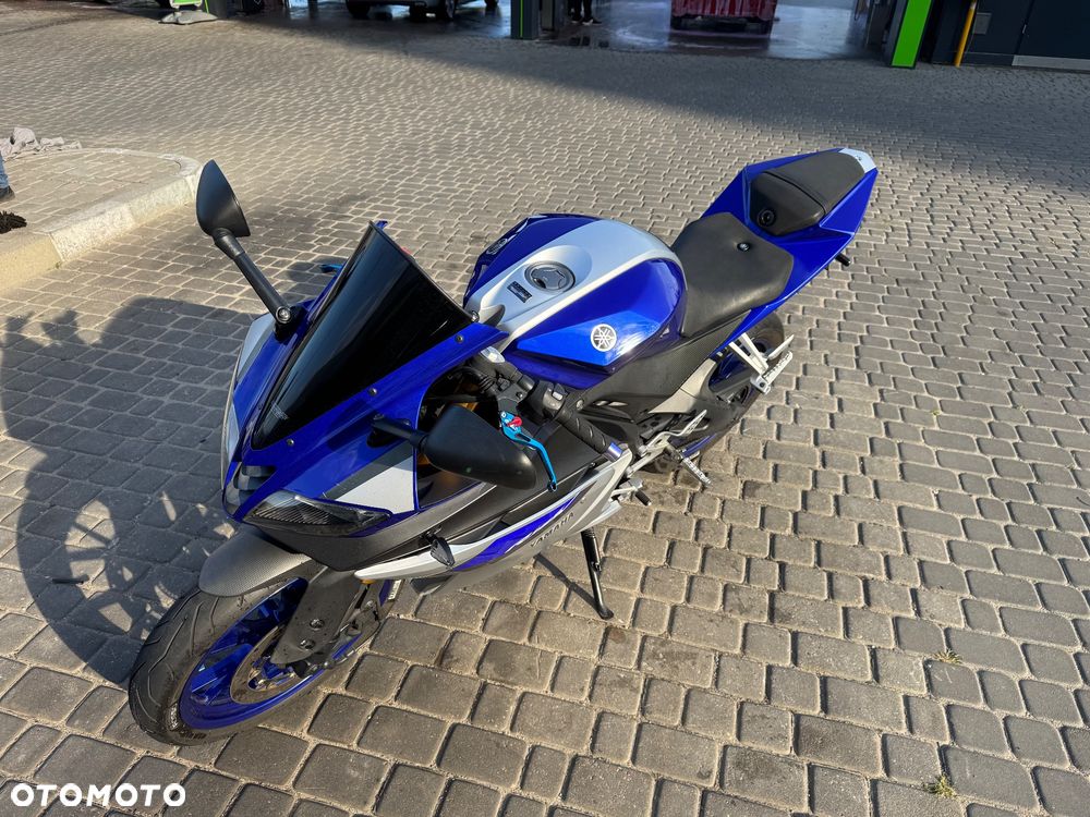 Yamaha YZF - 8