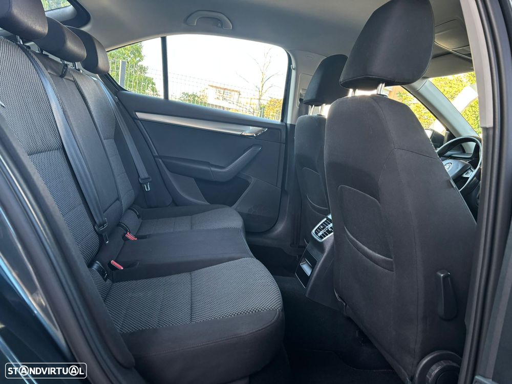 Skoda Octavia 1.6 TDI Ambition - 9