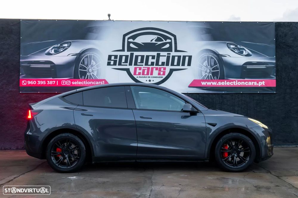 Tesla Model Y Long Range Dual Motor AWD - 2