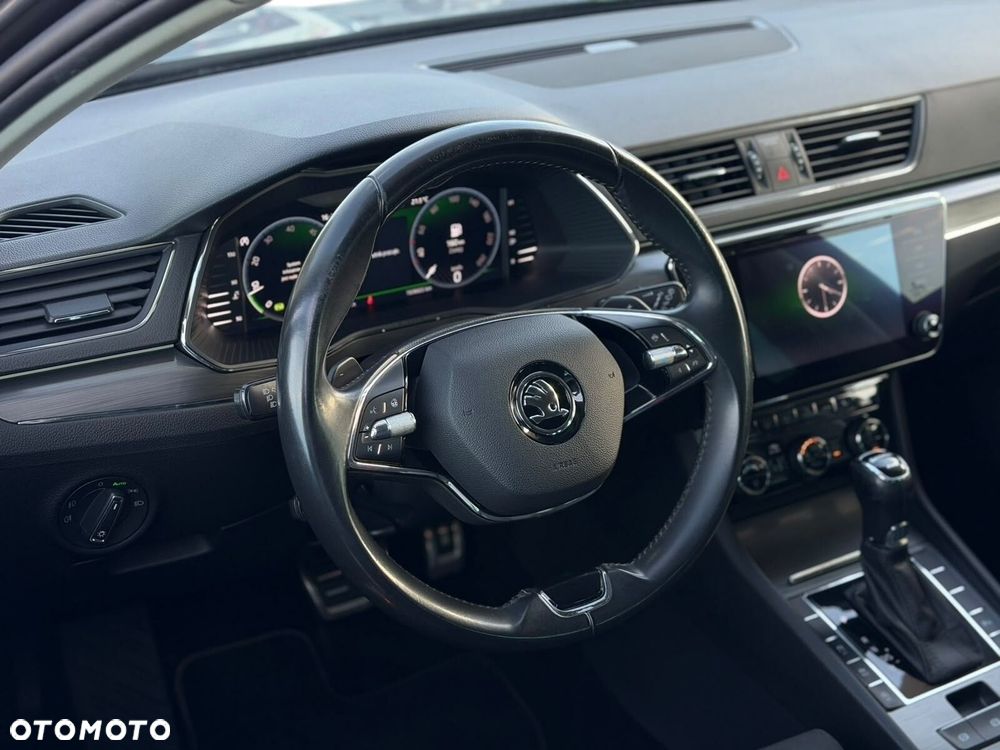 Skoda Superb 2.0 TDI SCR 4x4 Scout DSG - 12
