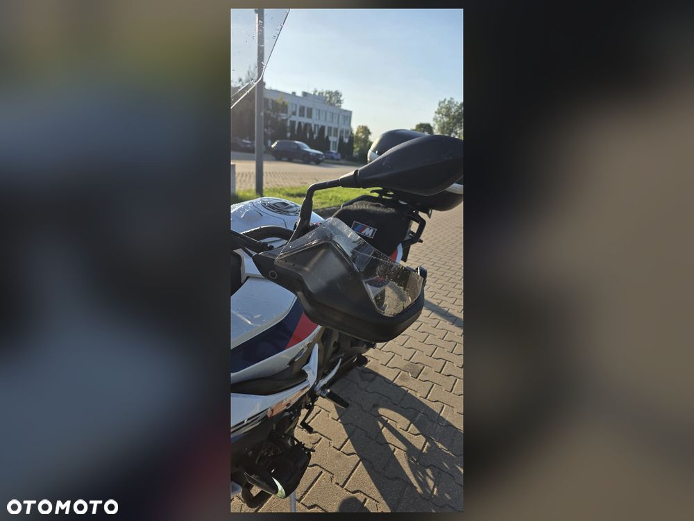 BMW XR - 17