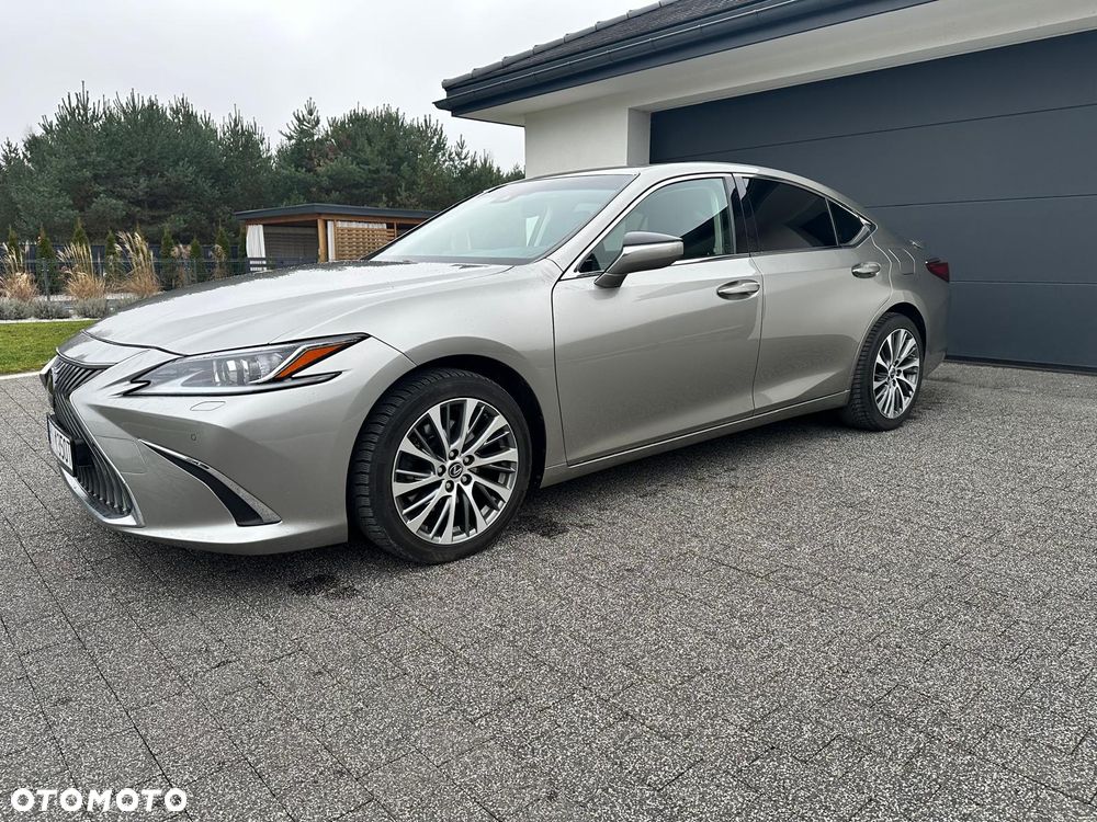 Lexus ES 300h Business Edition - 3