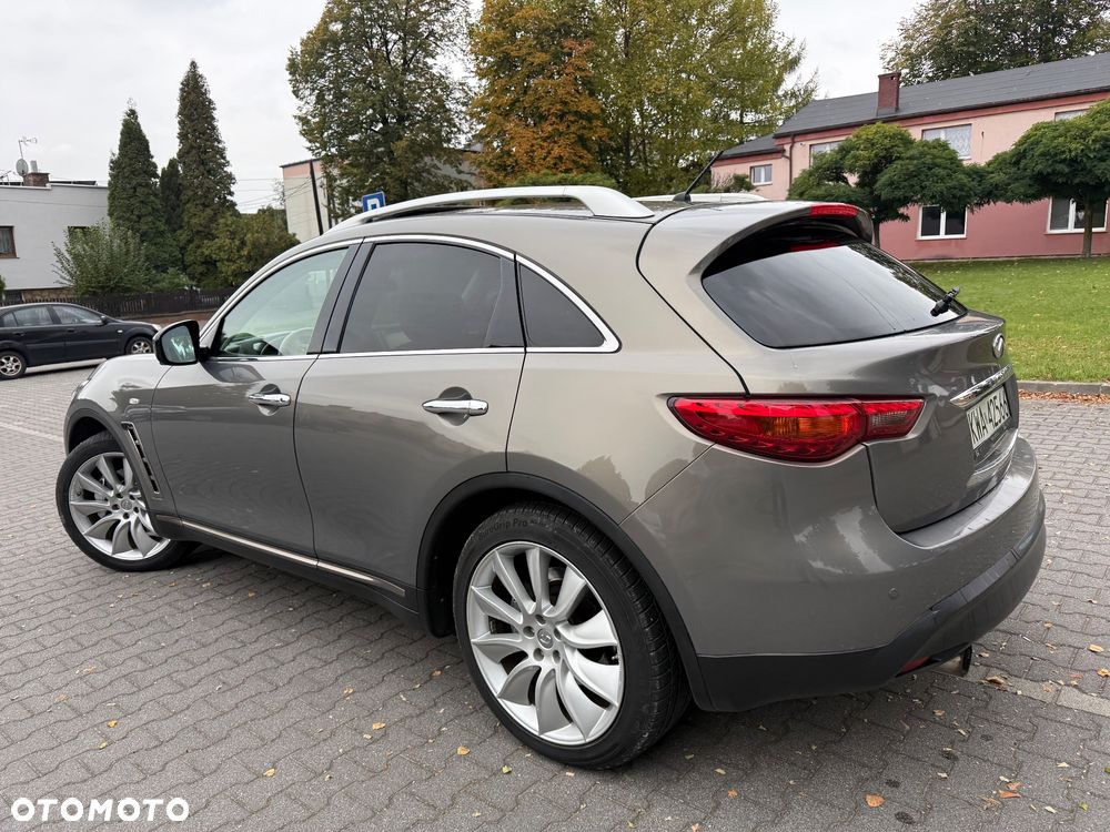Infiniti QX70 - 15