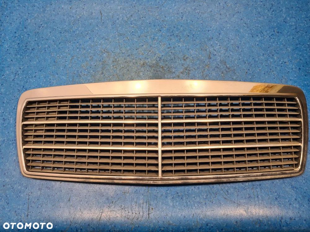 MERCEDES W210 ATRAPA GRILL - 1
