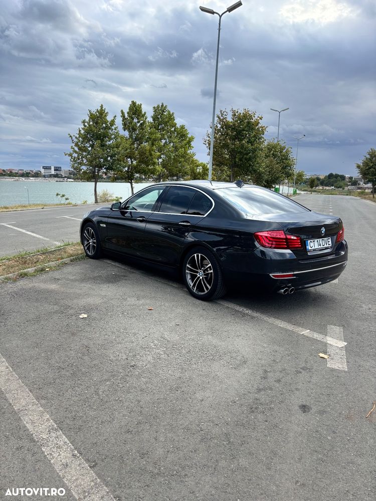 BMW Seria 5 520d Aut. Luxury Line - 12