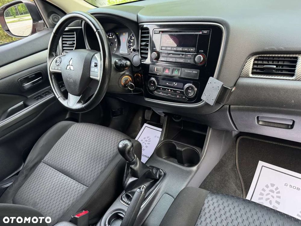 Mitsubishi Outlander - 8