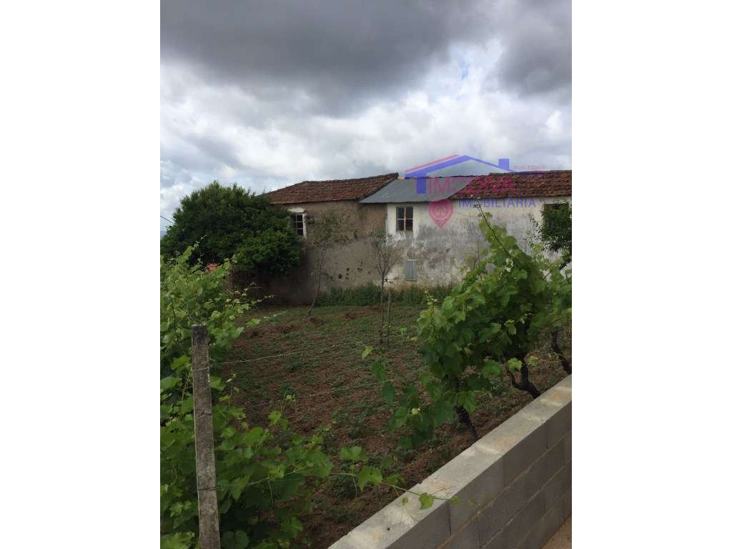 Moradia para restaurar com furo de água - Grande imagem: 2/22