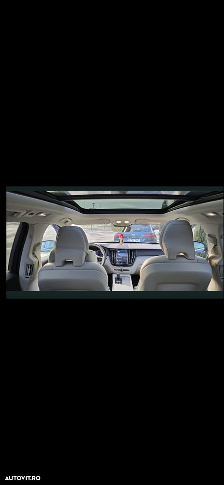 Volvo XC 60 B5 MHEV AT8 AWD Momentum Pro - 12