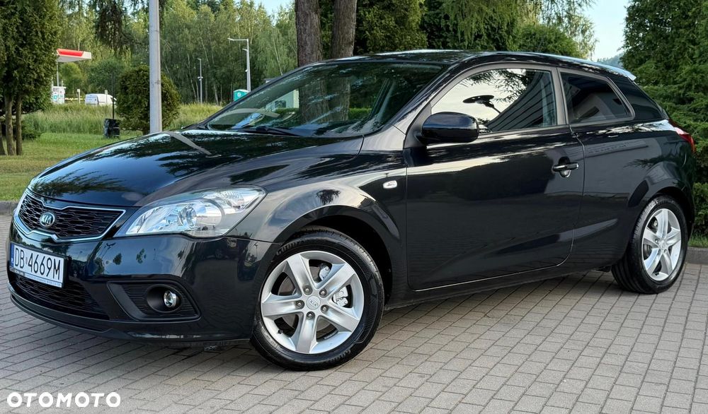 Kia ProCeed 1.4 CVVT Dream-Team Edition - 24