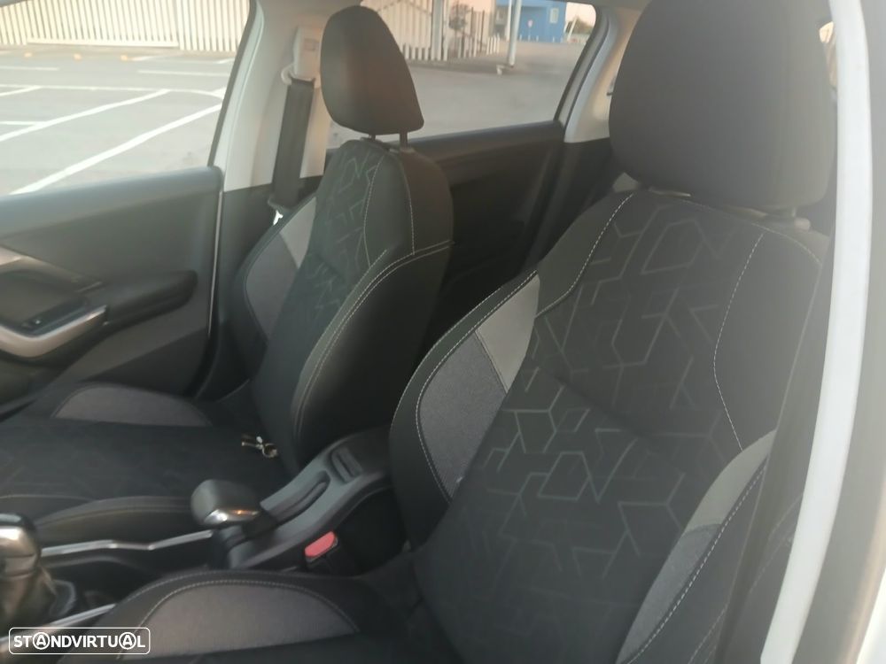 Peugeot 2008 1.2 PureTech Style - 11