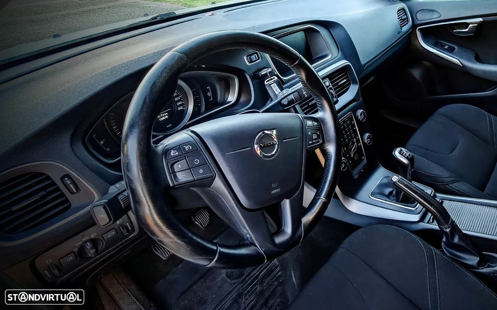 Volvo V40 D3 Momentum - 17