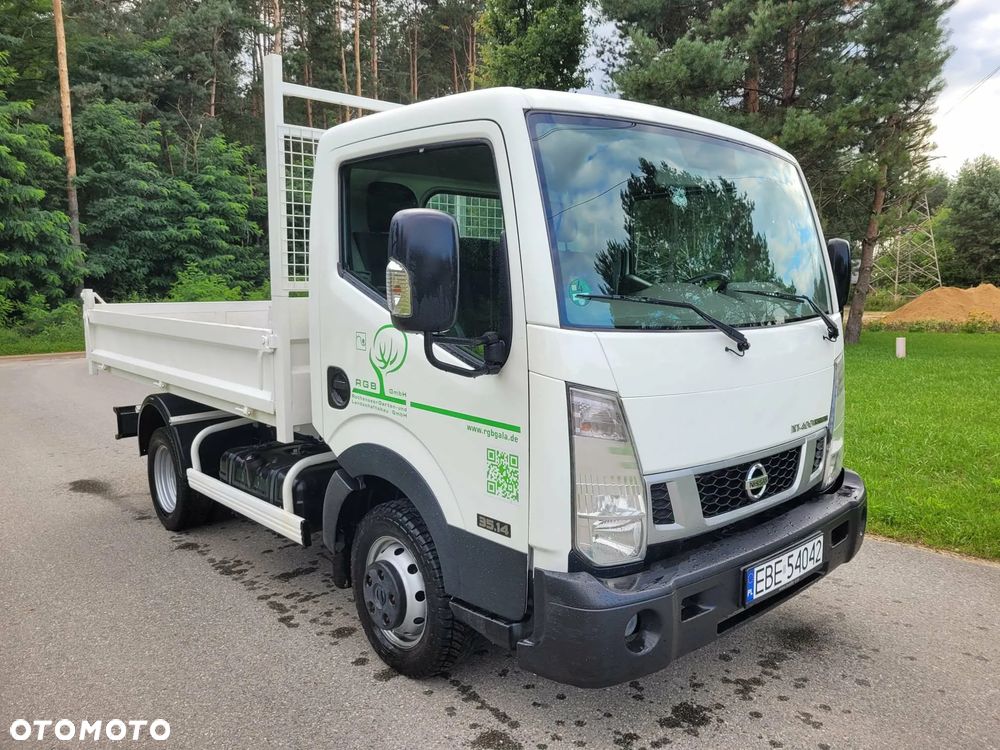 Nissan CABSTAR - 1