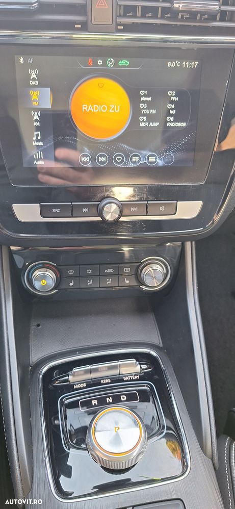 MG ZS EV Luxury - 11