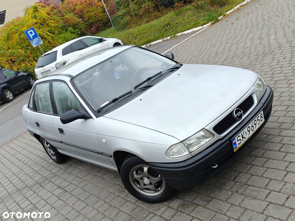 Opel Astra 1.4 Base - 16