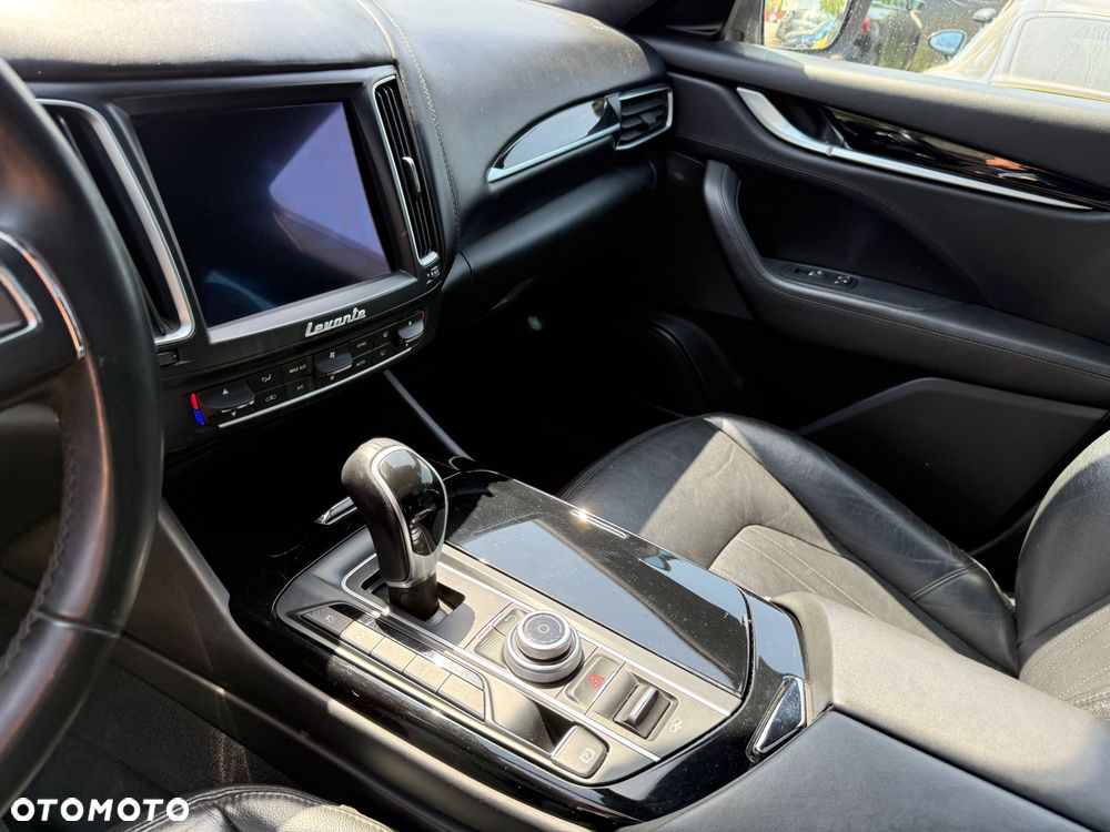 Maserati Levante S Q4 - 23