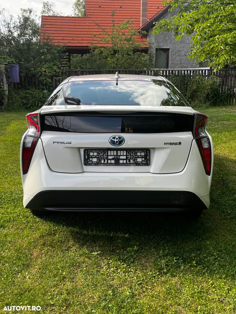 Toyota Prius - 3