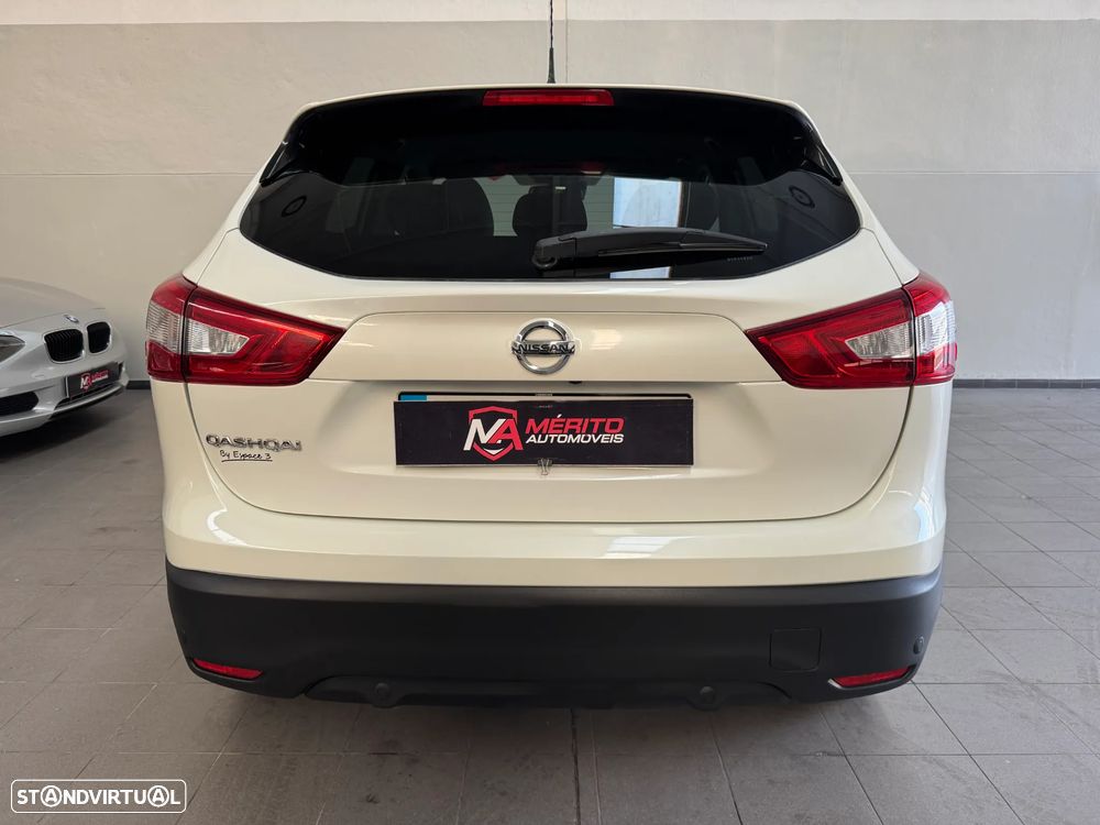 Nissan Qashqai 1.6 dCi Xtronic TEKNA - 6