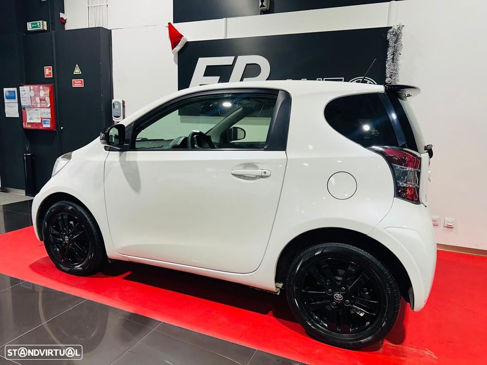 Toyota iQ 1.4 D-4D 2 EP+NAVI+Bluetooth - 10