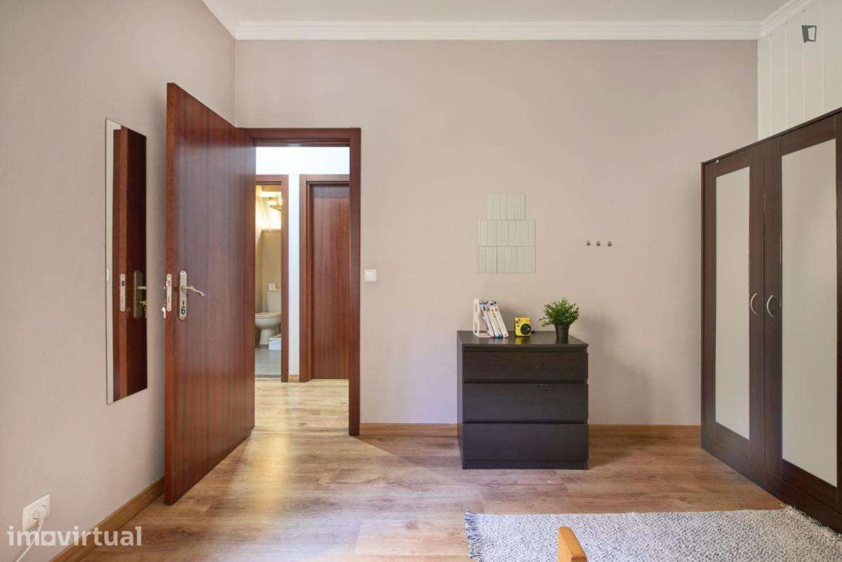 Quarto - localizado em Entrecampos Lisbon - Grande imagem: 5/10