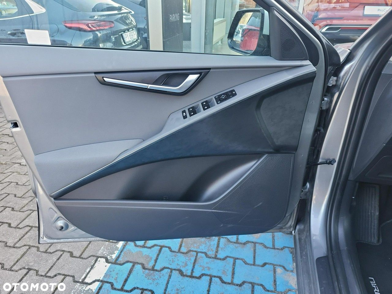 Kia Niro - 11