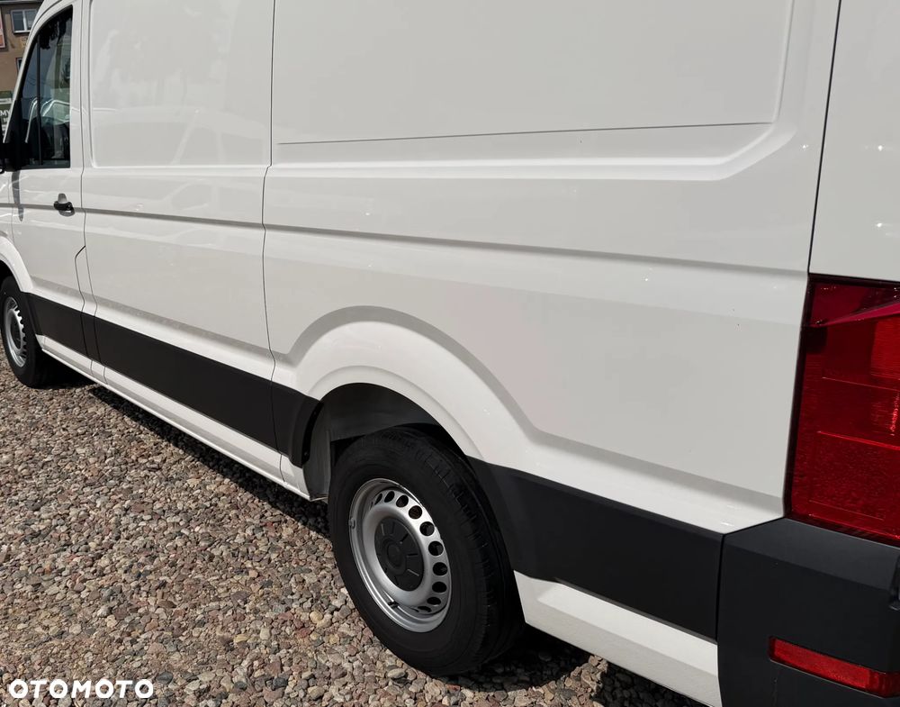 Volkswagen CRAFTER VAN VAT-1 z ZABUDOWĄ SERWISOWĄ WARSZTAT StoreVAN Półki, Szuflady, Kuwety na drobne przedmioty, Masaż fotela kierowcy, Fotel pneumatyczny terapeutyczny pilot ergoActive, Podgrzewana szyba, Kierownica wielofunkcyjna, Tempomat, Ogr. prędkości, Minibar, Fabrycne parktroniki przód i tył, DMC:3500kg, Homologacja haka 3000kg! Duża ładowność 1315kg Model L2H1 Paka dł. 3450mm - 29