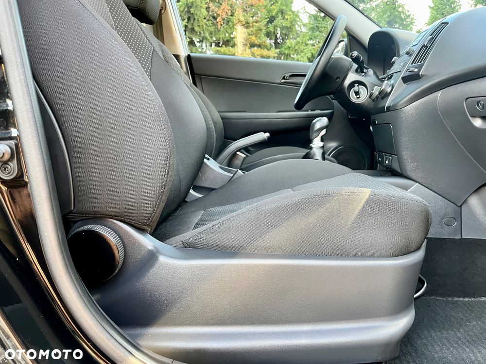Hyundai i30 1.4 Blue Comfort - 27