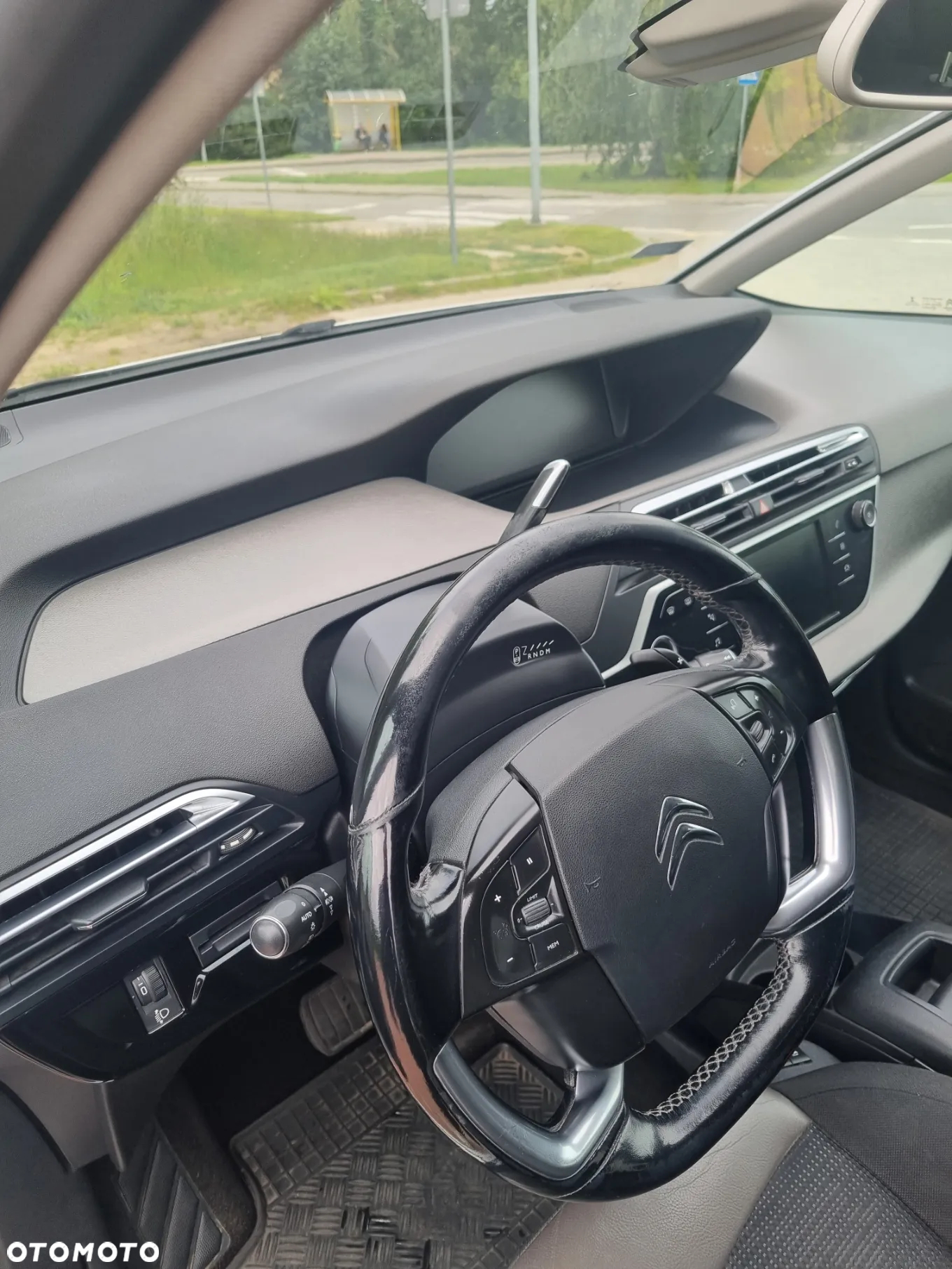 Citroën C4 Grand Picasso 1.6 THP Shine S&S EAT6 - 17