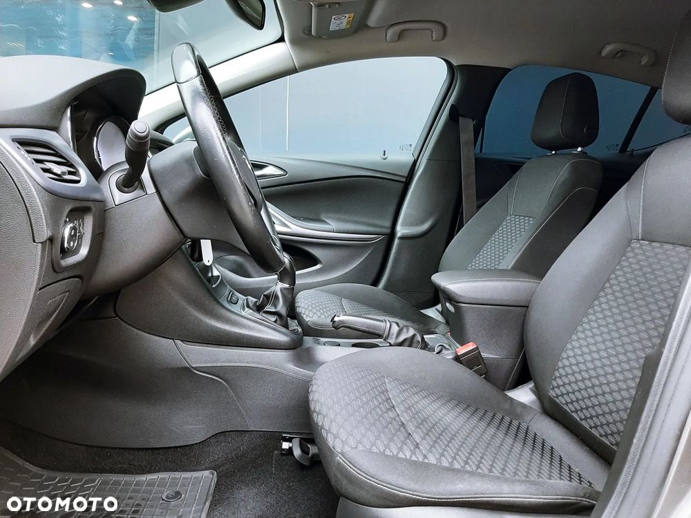 Opel Astra 1.4 T Dynamic - 21