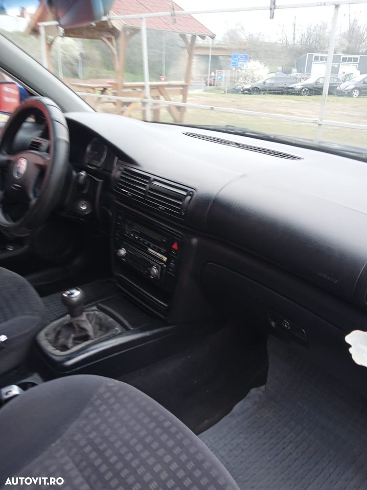 Volkswagen Passat 1.8 Comfortline - 10