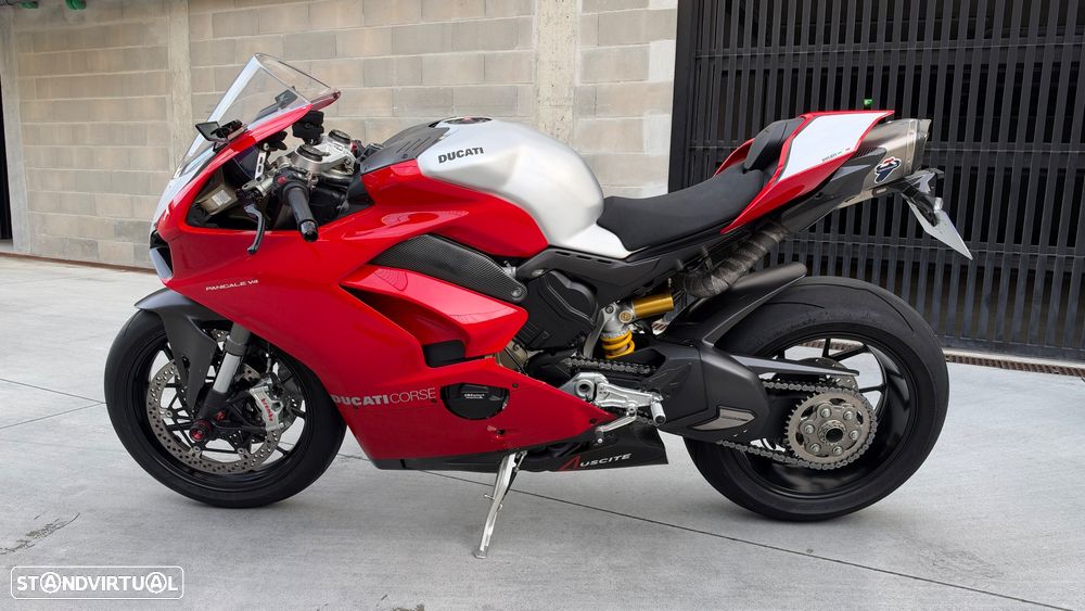 Ducati Panigale V4 Base - 2