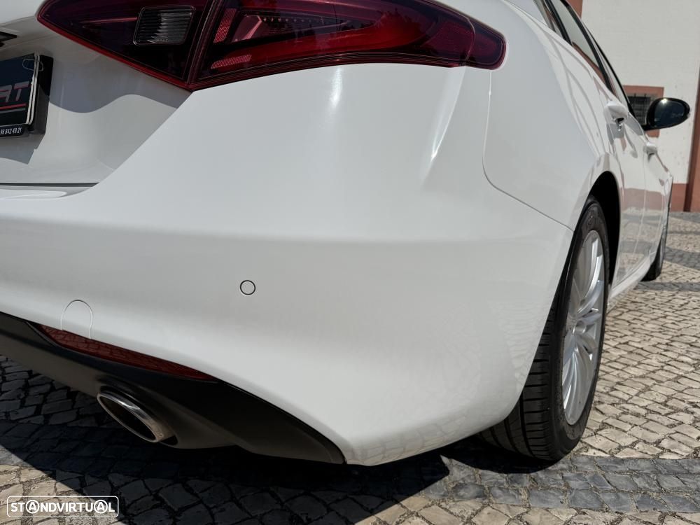 Alfa Romeo Giulia 2.2 D Super AT8 - 10