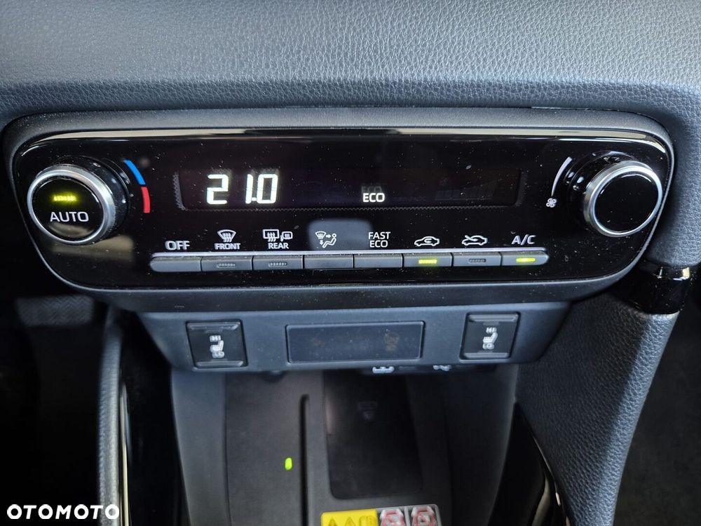 Toyota Yaris Hybrid 1.5 Style - 22