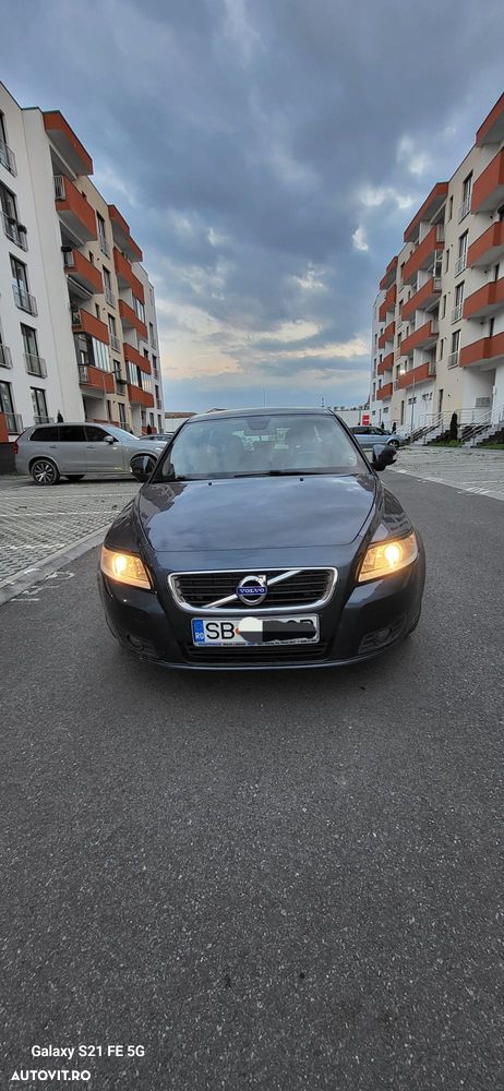 Volvo V50 2011 photo 2