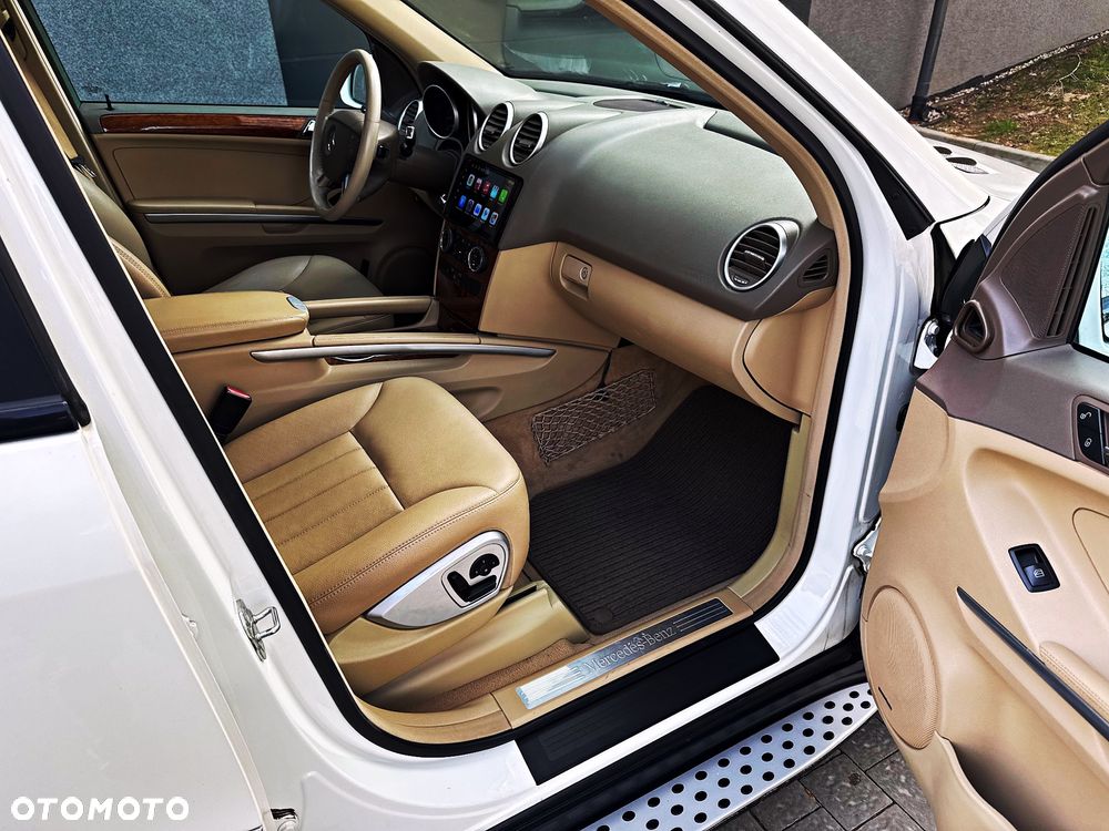 Mercedes-Benz ML 350 4Matic 7G-TRONIC Edition 10 - 24