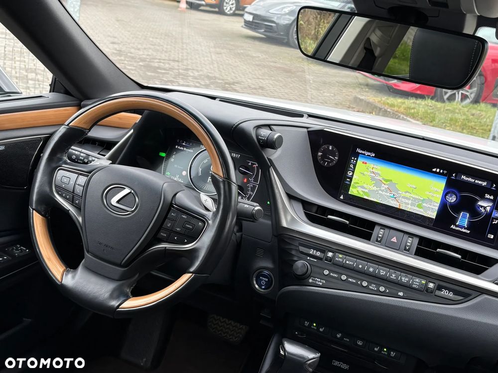 Lexus ES 300h Omotenashi - 15