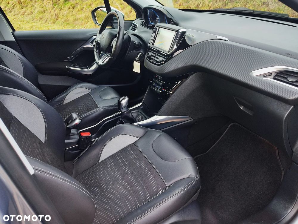 Peugeot 2008 1.6 VTi Allure - 27