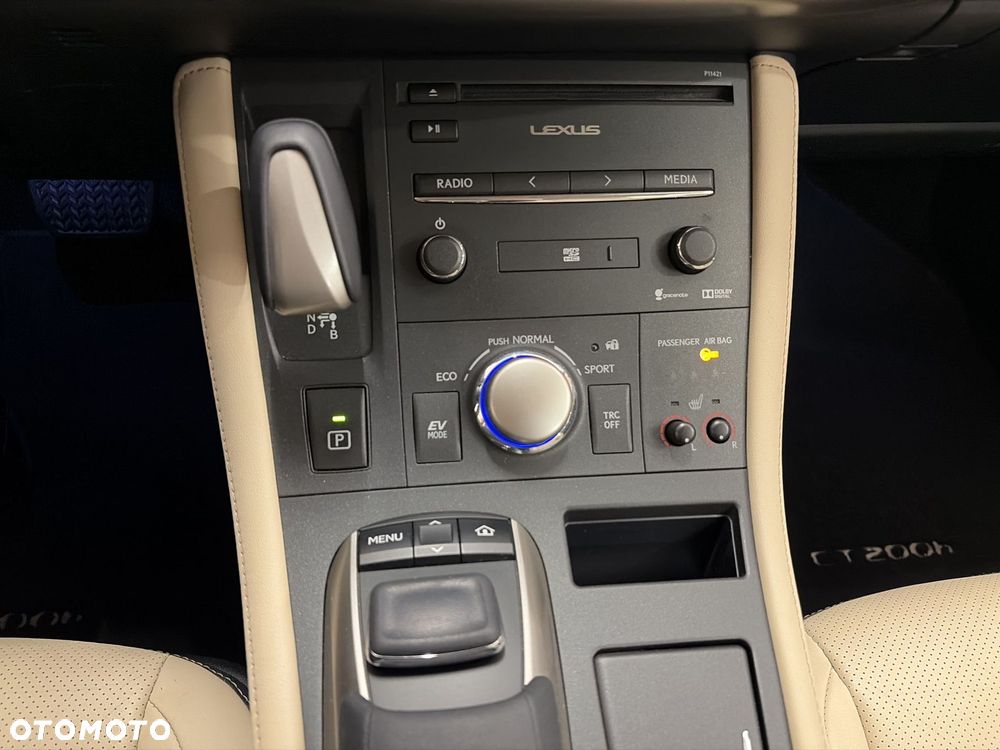 Lexus CT 200h Prestige EU6 - 17