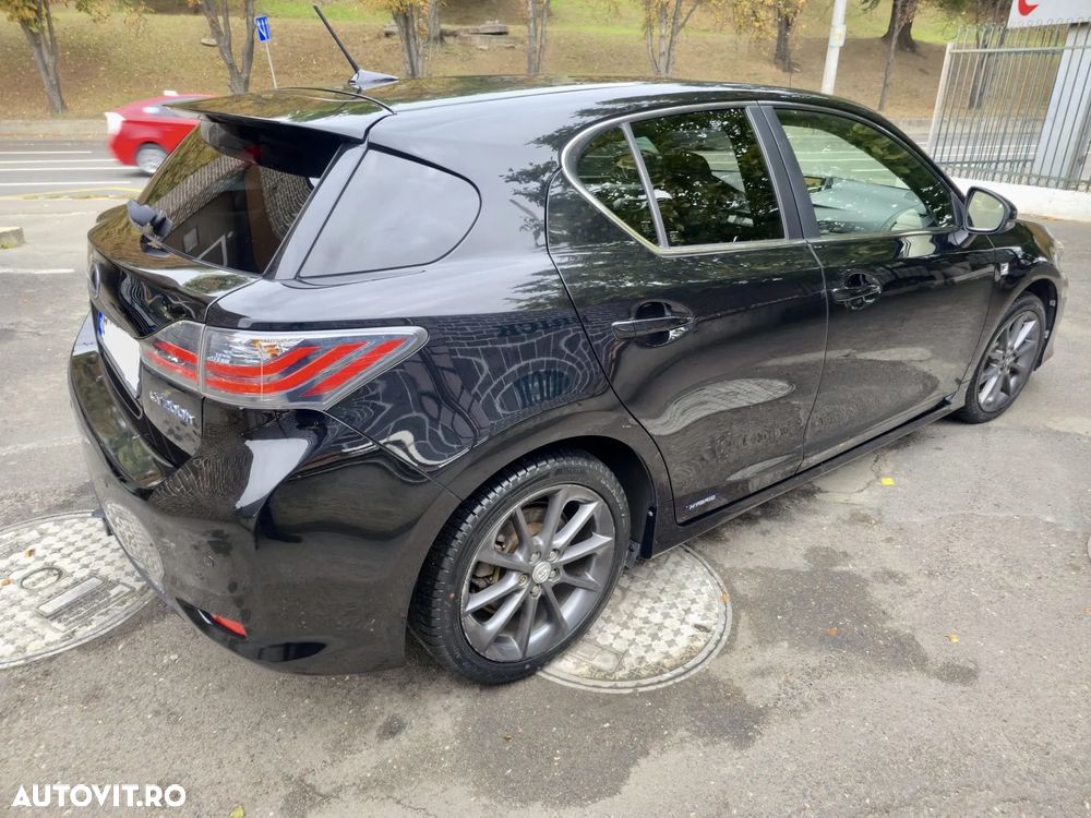 Lexus CT - 3