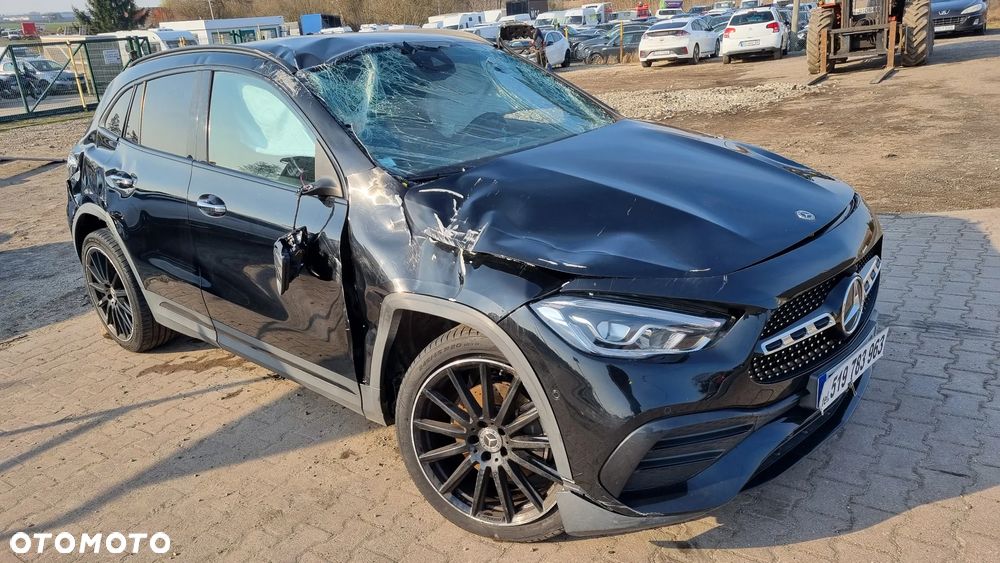 Mercedes-Benz GLA 200 d 4Matic 8G-DCT AMG Line - 15